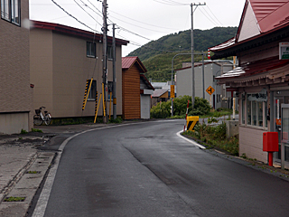香深井郵便局前